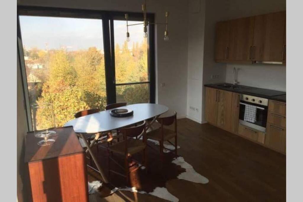 2 Bedroom Mauerpark-Apartment, Berlin Mitte View Calendar المظهر الخارجي الصورة